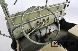 Jeep ww2 in crate024